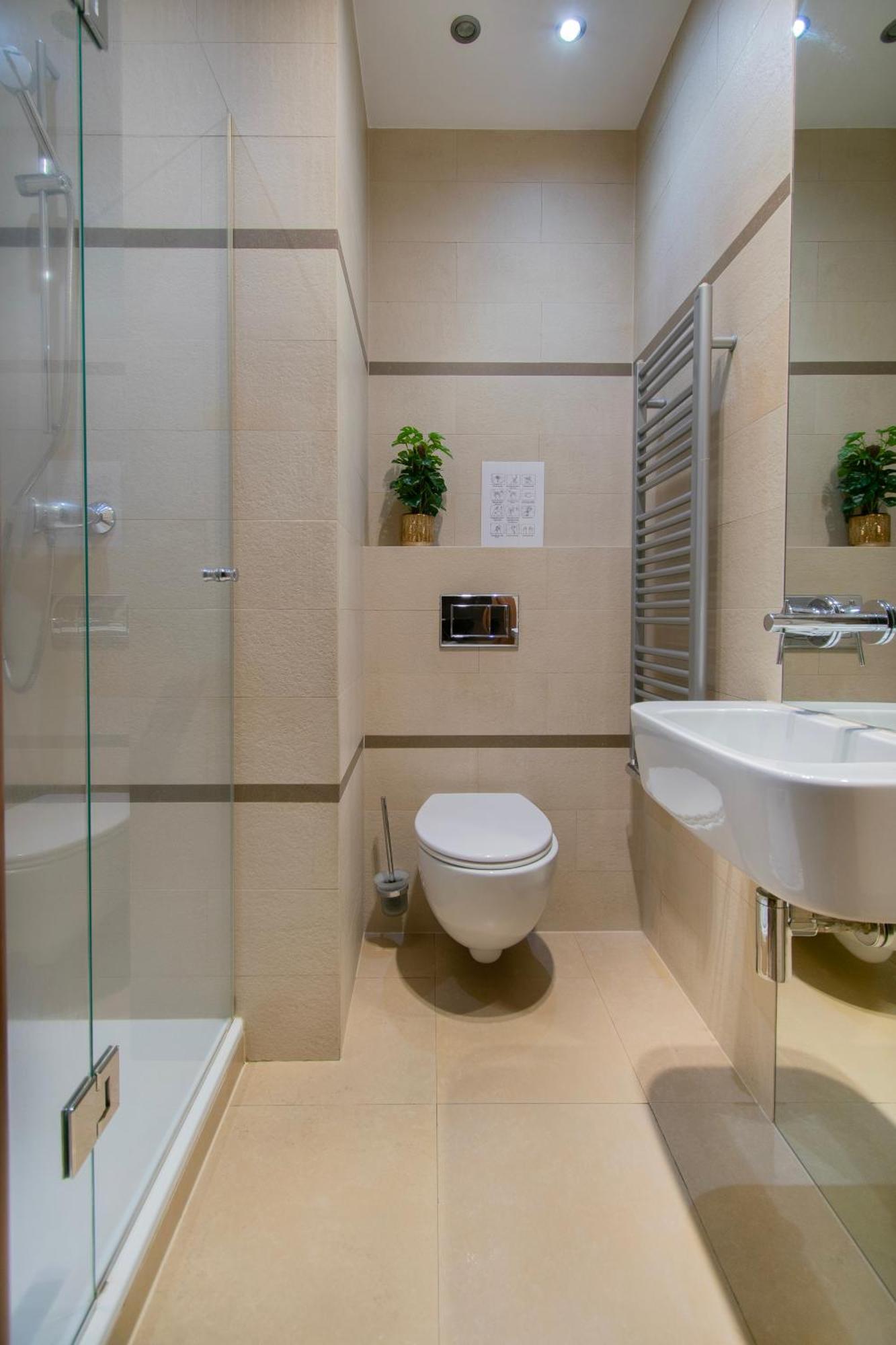 Collosal 6 Bedroom Słowackiego Avenue Appartement
