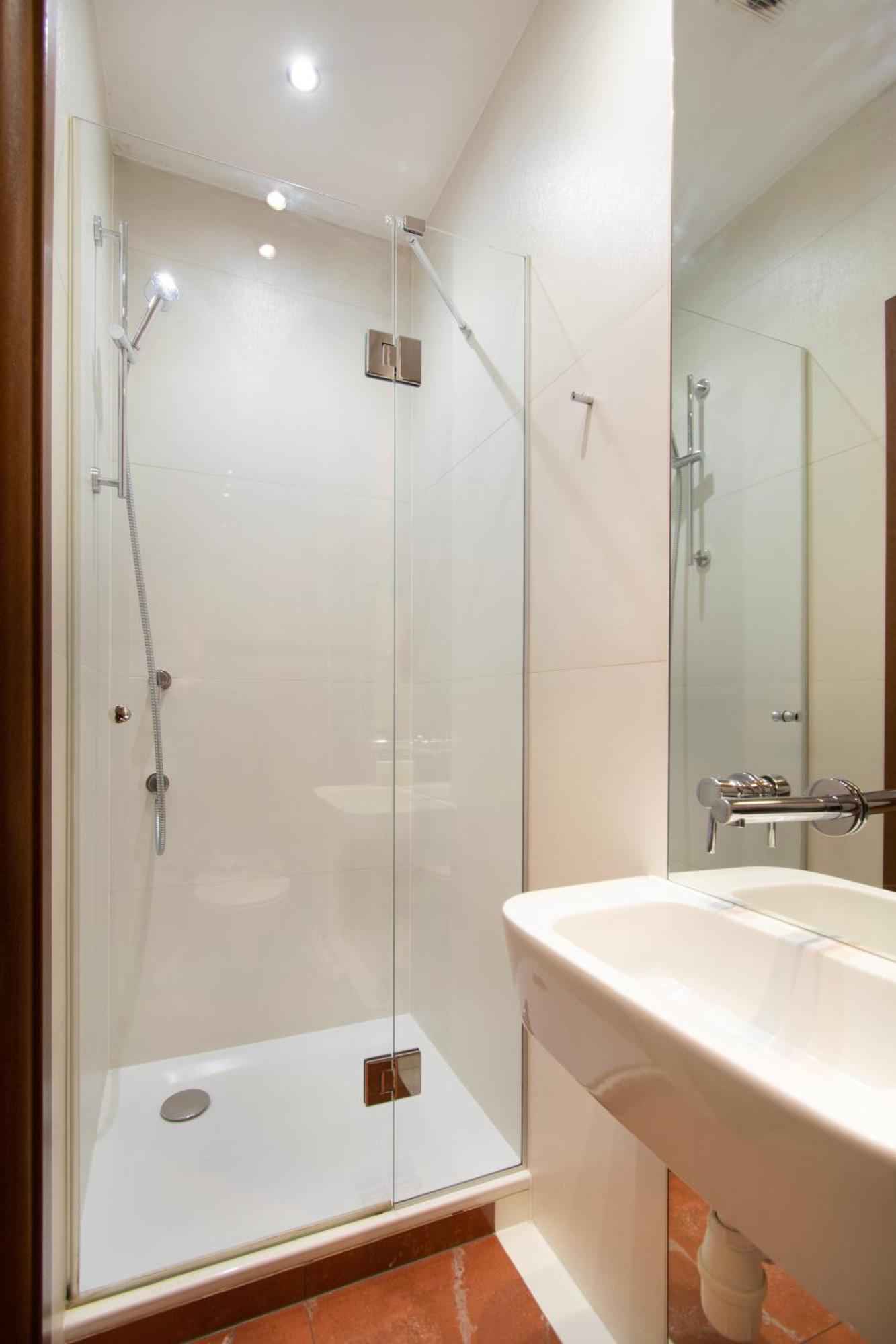 Collosal 6 Bedroom Slowackiego Avenue * Krakau
